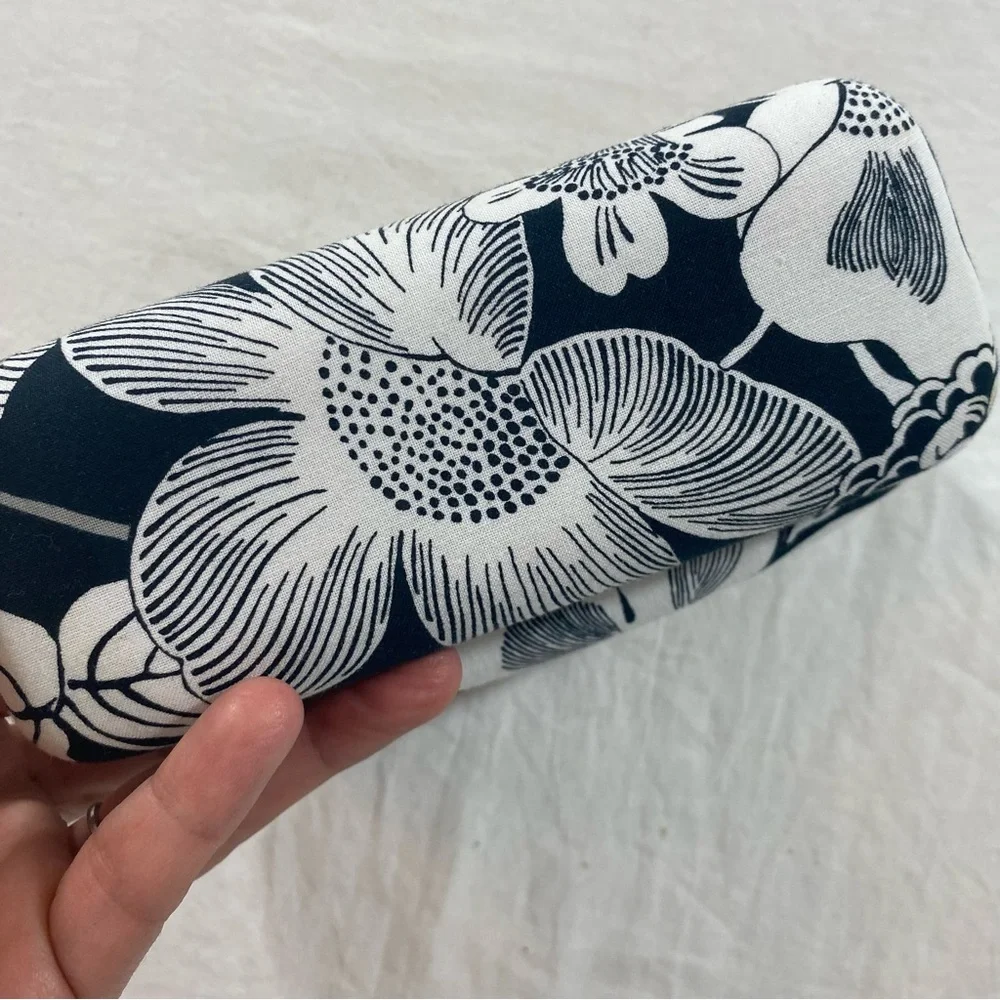 Vera Bradley Floral Eyeglass Case black white case